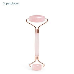 Grove Collab Rose Quartz Facial Roller